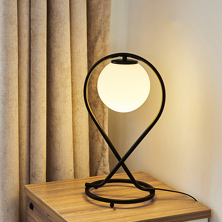 Lisslune | Crosstique – modern linear bedside light made of iron