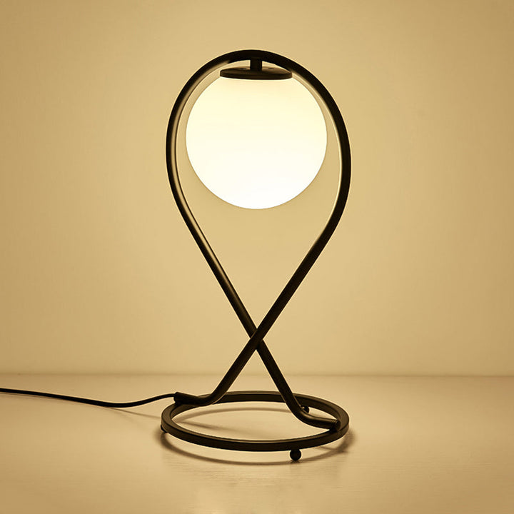 Lisslune | Crosstique – modern linear bedside light made of iron