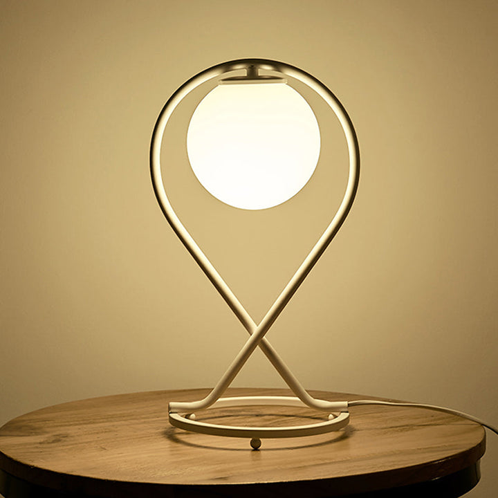 Lisslune | Crosstique – modern linear bedside light made of iron