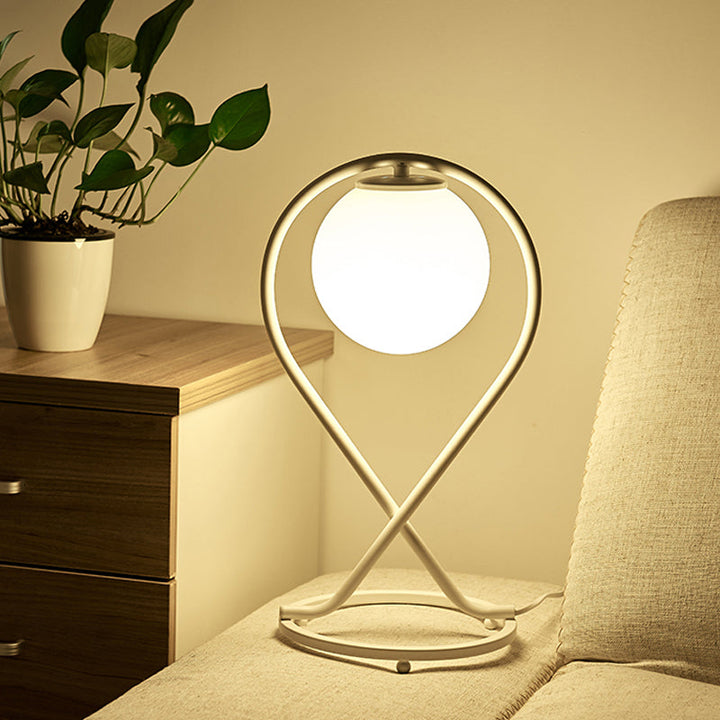 Lisslune | Crosstique – modern linear bedside light made of iron