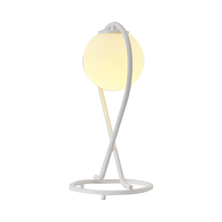 Lisslune | Crosstique – modern linear bedside light made of iron