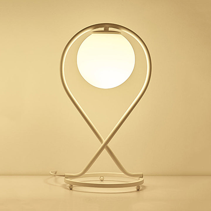 Lisslune | Crosstique – modern linear bedside light made of iron