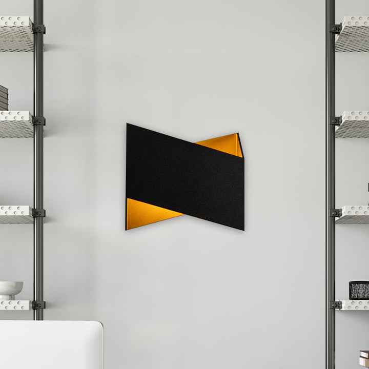 Lisslune | Modern Geometric Wall Lamp Metal LED Stair Lighting Wall Mounted In White/Black
