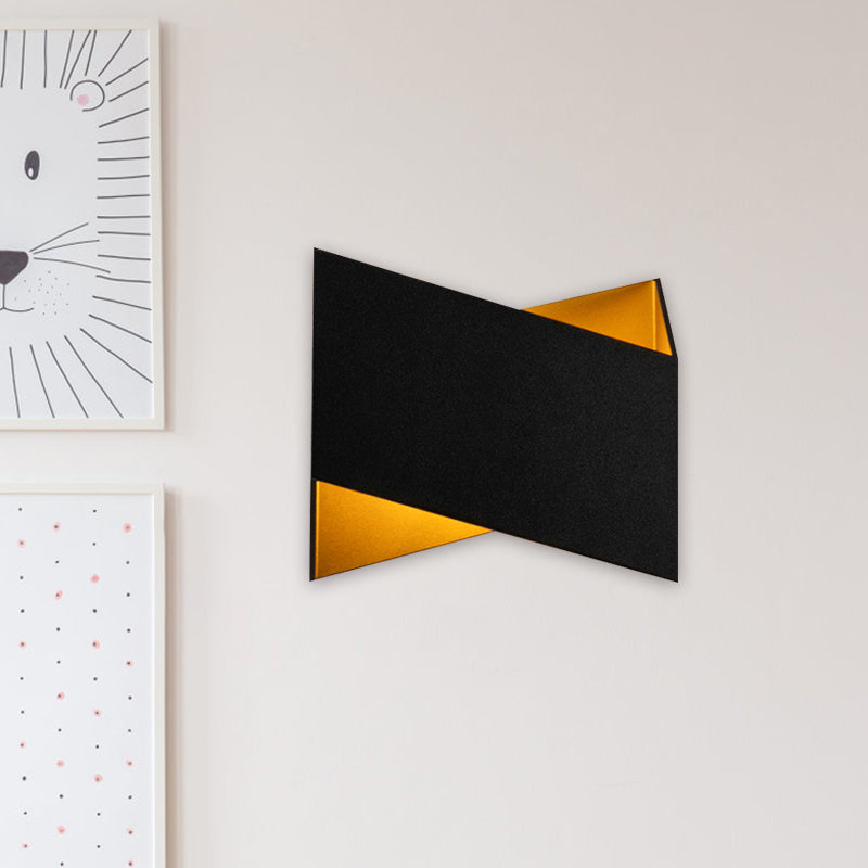 Lisslune | Modern Geometric Wall Lamp Metal LED Stair Lighting Wall Mounted In White/Black