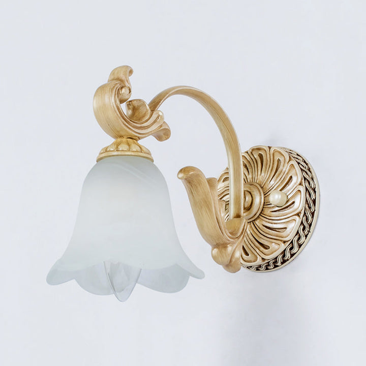 Skørter | 1/2/3-Head Flower Vanity Light Fixture Colonial Style Gold Opal Glass Wall Lamp for Bathroom
