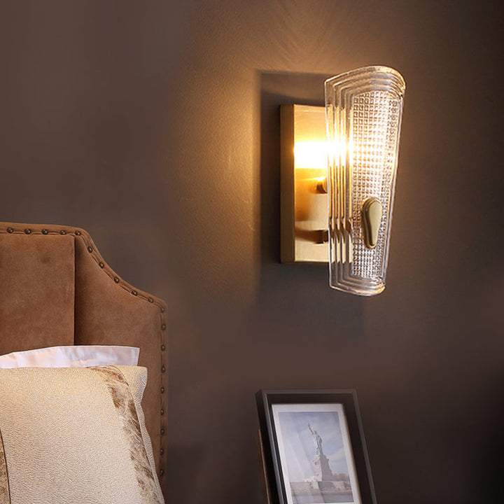 Skørter | Arc Panel Indoor Wall Lamp Traditional Clear Glass with Grid 1-Bulb Brass Finish Wall Light