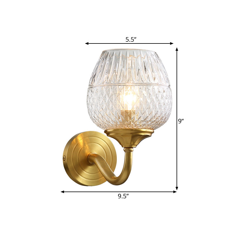 Skørter | 1 Light Wall Lighting Traditional Indoor Wall Lamp with Cup Crown Clear Checked Glass Shade in Brass