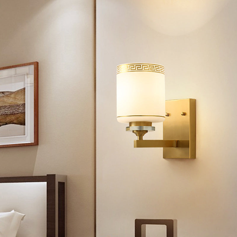Skørter | Cylinder Indoor Wall Lighting Traditional White Glass 1-Light Brass Finish Wall Lamp