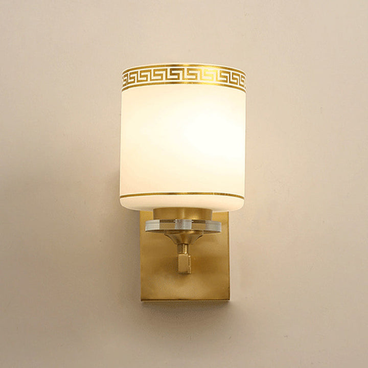 Skørter | Cylinder Indoor Wall Lighting Traditional White Glass 1-Light Brass Finish Wall Lamp