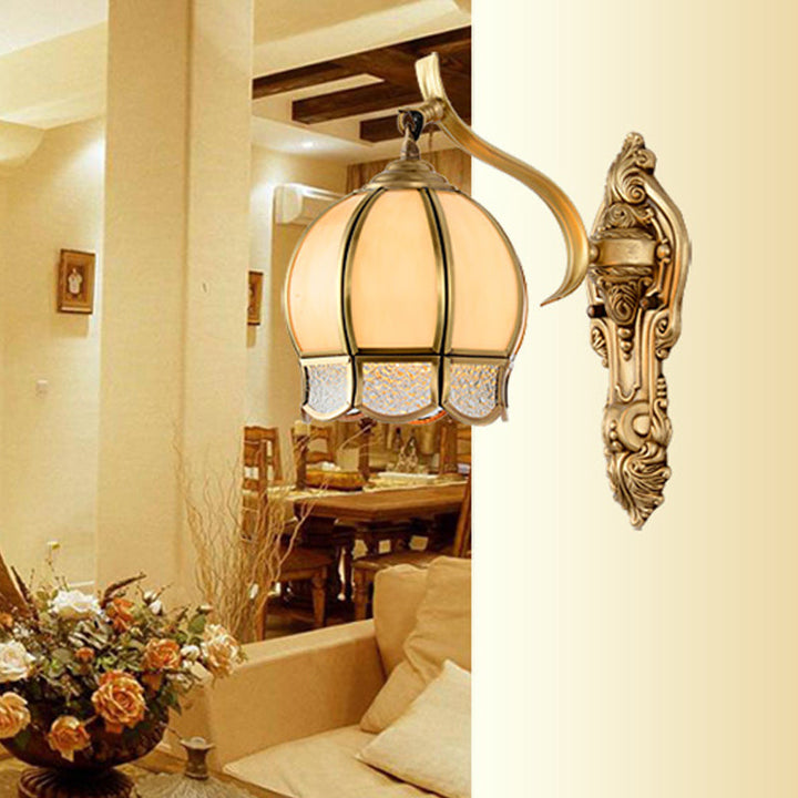 Skørter | 1 Main Wall Mount Lighting Traditional Spherical Tan Glass Wall Lamp in Brass for Living Room