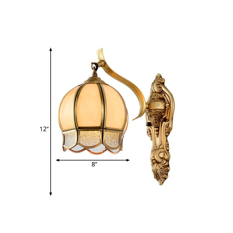Skørter | 1 Main Wall Mount Lighting Traditional Spherical Tan Glass Wall Lamp in Brass for Living Room