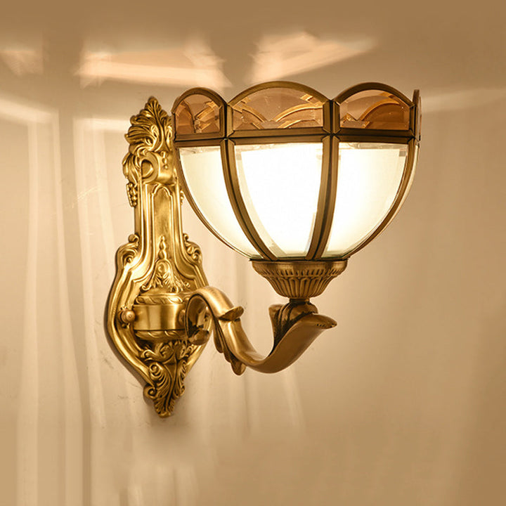 Skørter | Bowl Translucent Glass Wall Lamp Colonial Style 1/2-Light Bedside Wall Light Sconces in Brass
