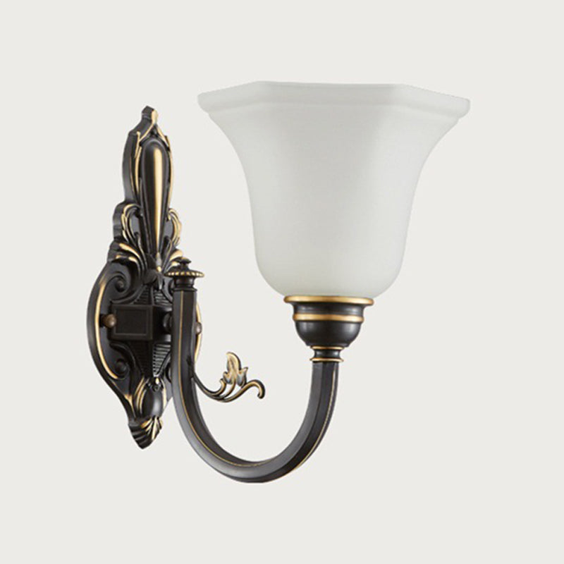 Skørter | Curved Arm Corridor Wall Lamp Traditional Metal 1/2-Cup Brass/Black and Gold Sconce Light with Carved Frosted Glass Shade