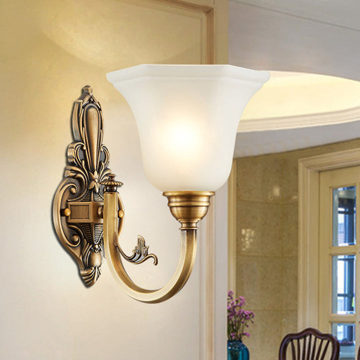 Skørter | Curved Arm Corridor Wall Lamp Traditional Metal 1/2-Cup Brass/Black and Gold Sconce Light with Carved Frosted Glass Shade