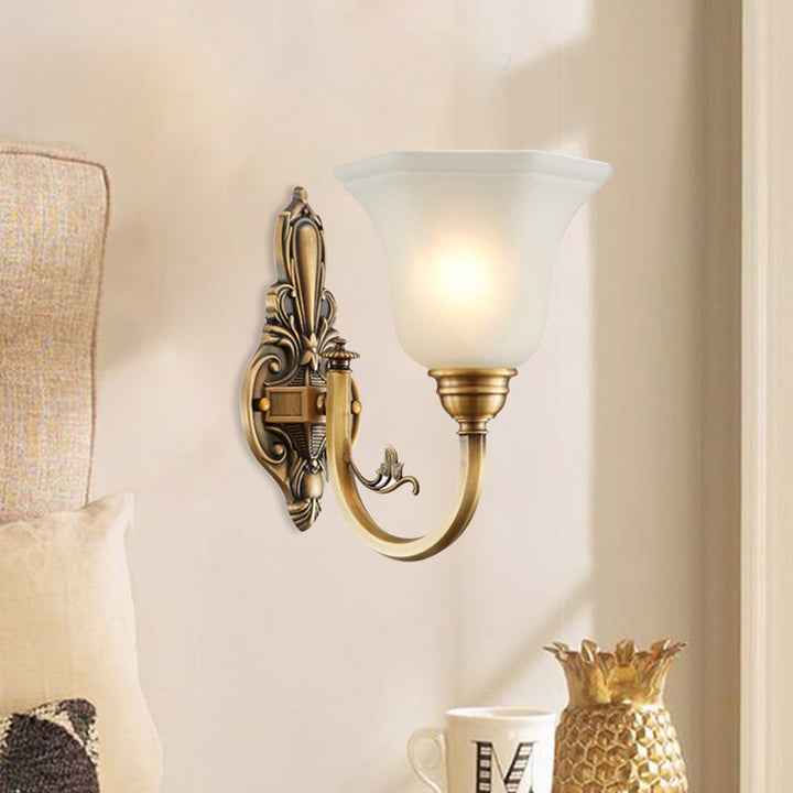 Skørter | Curved Arm Corridor Wall Lamp Traditional Metal 1/2-Cup Brass/Black and Gold Sconce Light with Carved Frosted Glass Shade