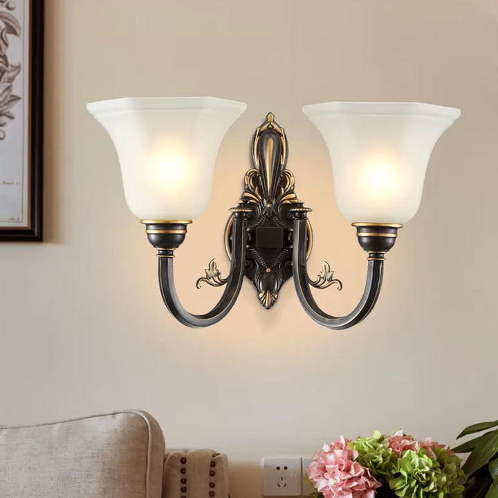 Skørter | Curved Arm Corridor Wall Lamp Traditional Metal 1/2-Cup Brass/Black and Gold Sconce Light with Carved Frosted Glass Shade
