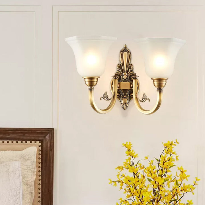 Skørter | Curved Arm Corridor Wall Lamp Traditional Metal 1/2-Cup Brass/Black and Gold Sconce Light with Carved Frosted Glass Shade