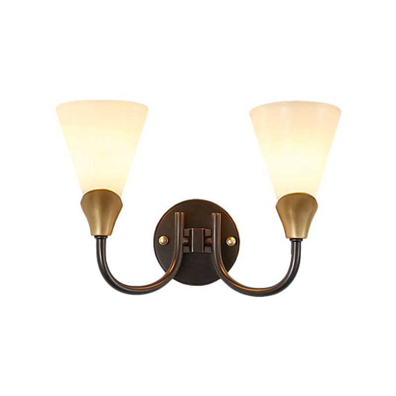 Skørter | Brass Finish 1/2-Bulb Wall-Mounted Lighting Country Style White Glass Cone-Shaped Wall Light