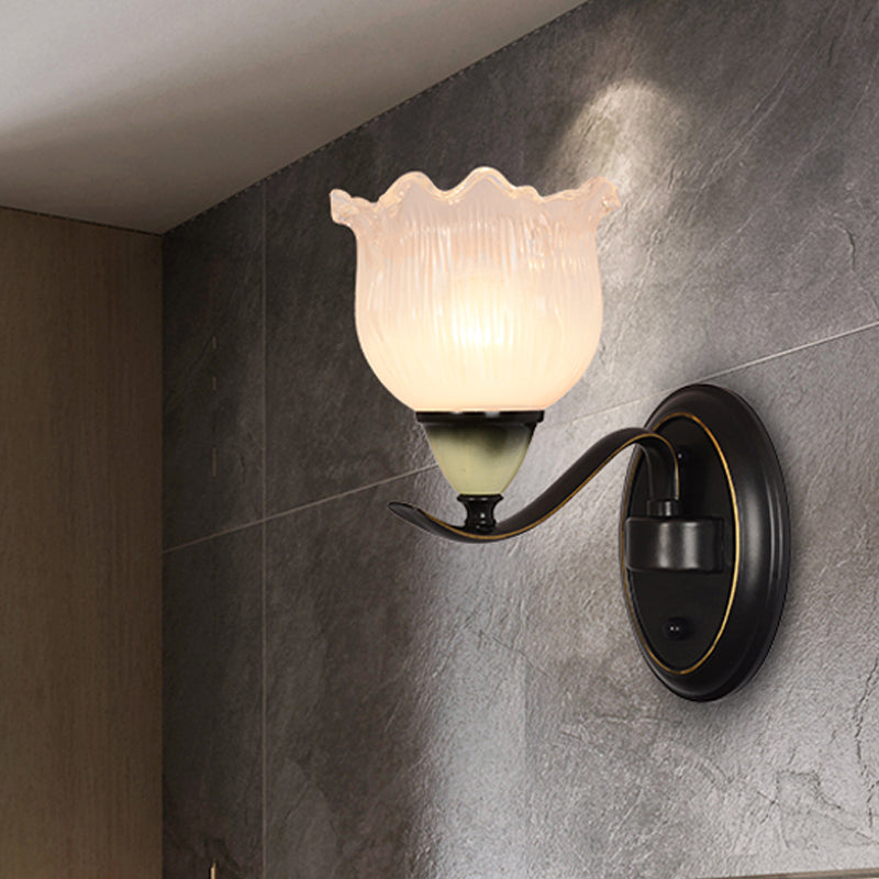 Skørter | Clear Ribbed Glass Flower Wall Lamp Country House 1/2 Lights Living Room Wall Mounted Lighting in Black