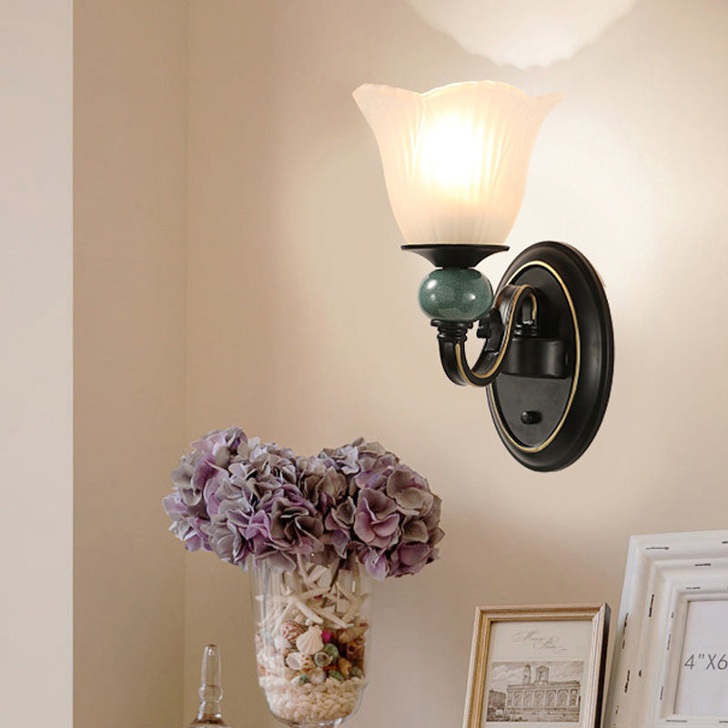 Skørter | Black Flowing Wall Lamp Traditional Opal Ribbed Glass 1/2 Bulbs Bedroom Wall Light with Swivel Arm