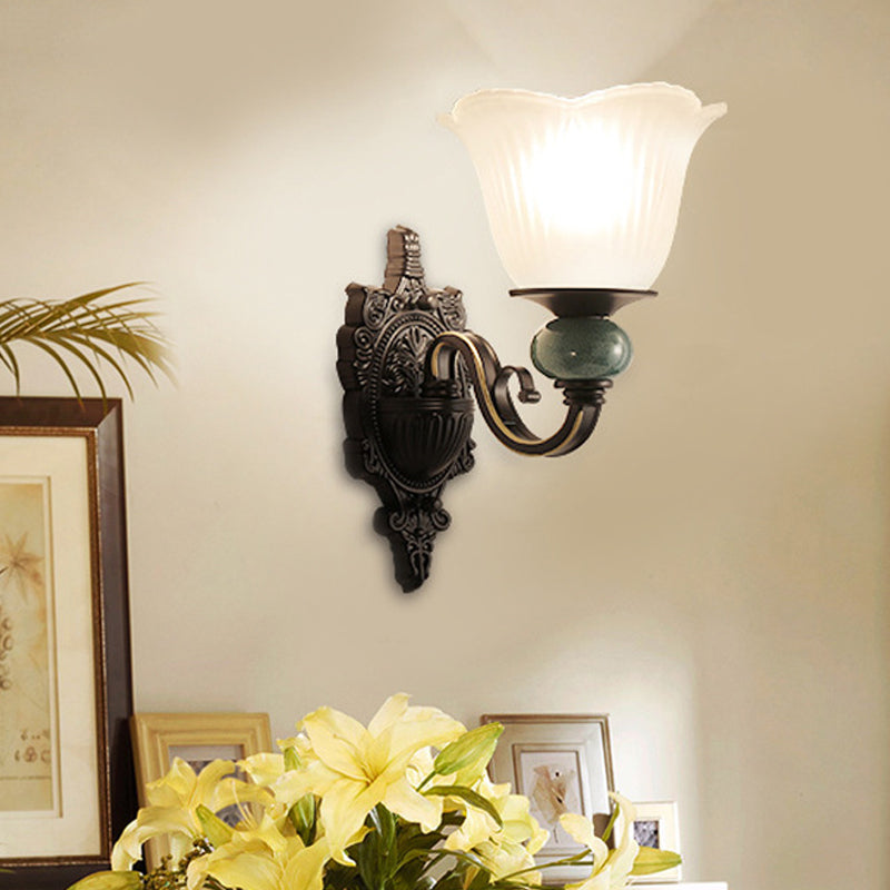 Skørter | Aged Old Bedroom Wall Lighting Classic Style Tempered Glass 1 Head Black Finish Wall Lamp