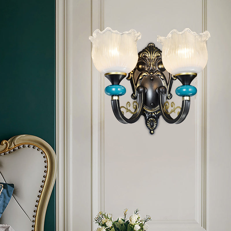 Skørter | Clear ribbed glass black wall light flower 1/2 bulbs country house wall-mounted lamp with curved arm