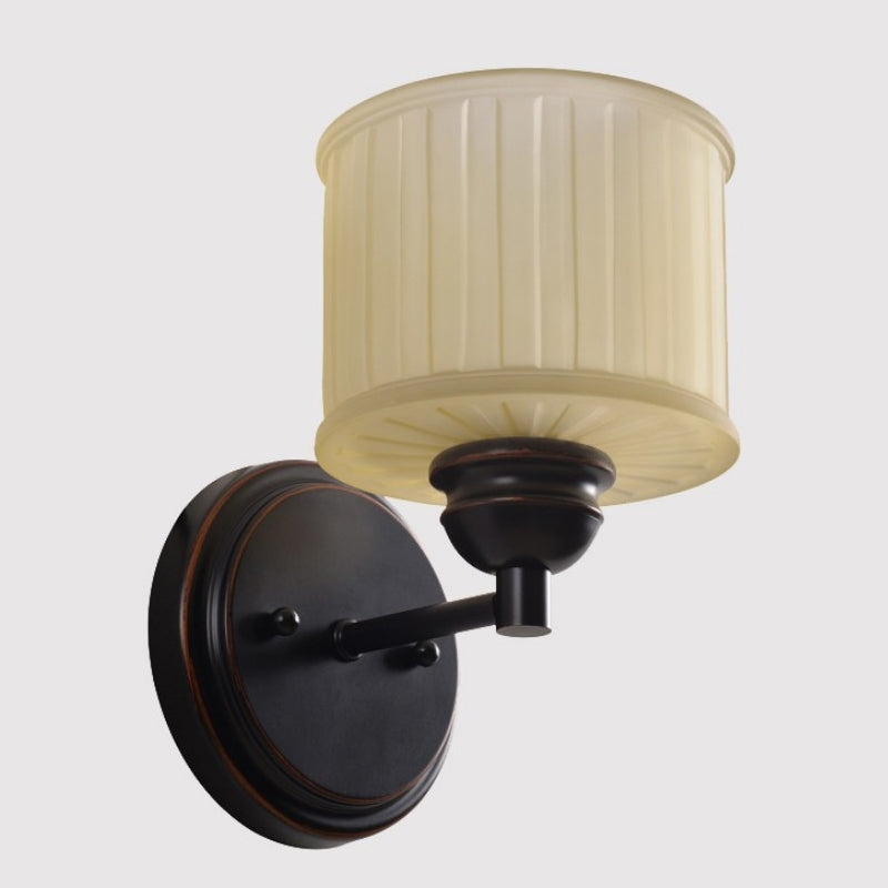 Skørter | 1 Bulb Small Drum Wall Light Country House Style Black Finish Tan Glass Wall Mounted Lamp