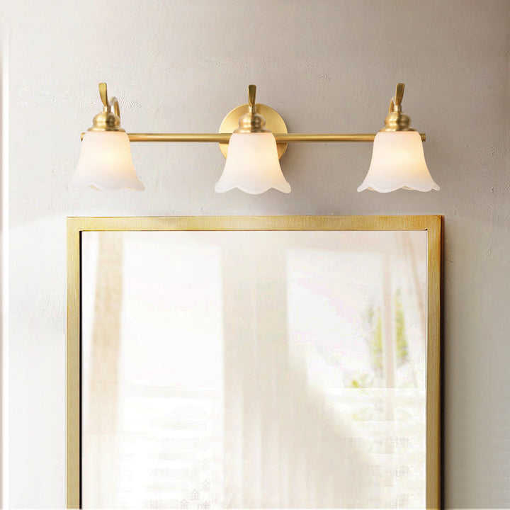 Skørter | 2/3 Lamps Vanity Wall Light Traditional Bathroom Wall Sconces Lamp with Flower Cream Glass Shade in Brass