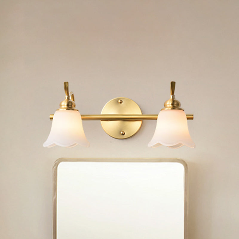 Skørter | 2/3 Lamps Vanity Wall Light Traditional Bathroom Wall Sconces Lamp with Flower Cream Glass Shade in Brass
