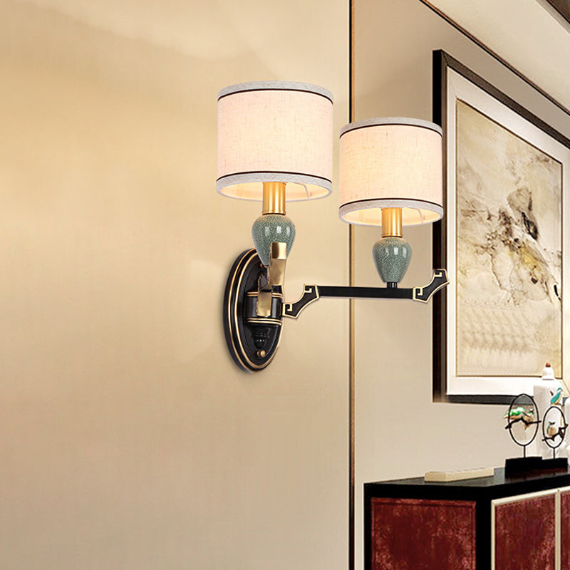Skørter | 1/2-Pear Wall Mounted Lamp Traditional Drum Fabric Wall Sconces Lighting in Black for Bedroom