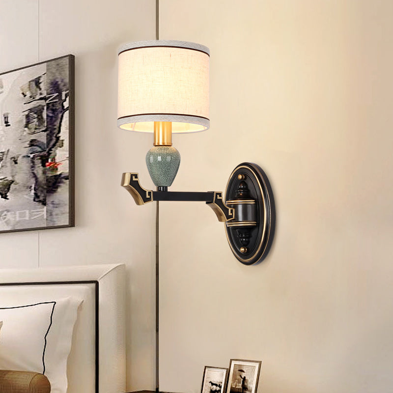 Skørter | 1/2-Pear Wall Mounted Lamp Traditional Drum Fabric Wall Sconces Lighting in Black for Bedroom