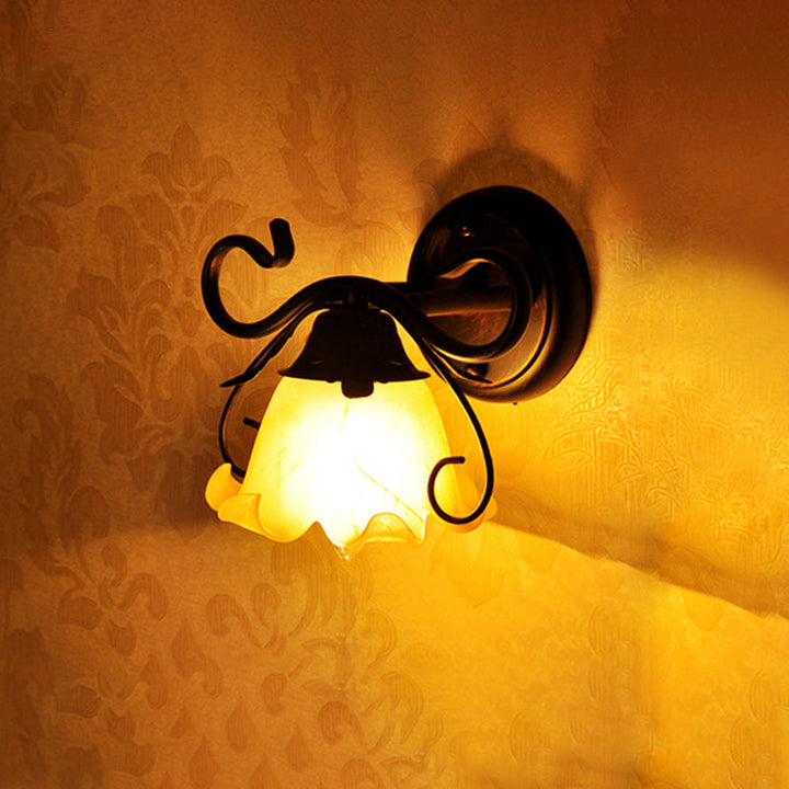 Skørter | Simple floral mini wall lamp Pastoral tan glass wall mount light fixture with curved arm in reddish-brown