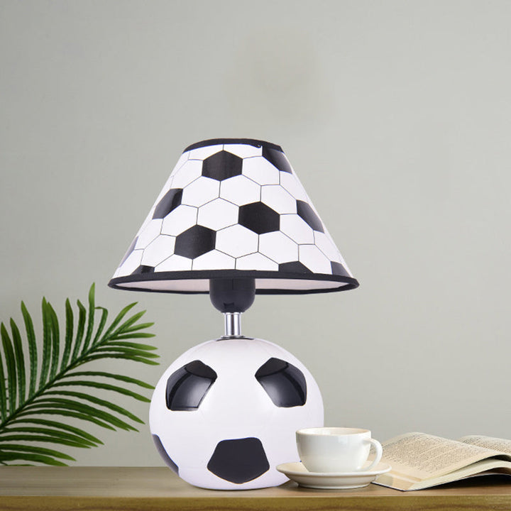 Lisslune | StrikerShade – Football ceramic desk lamp