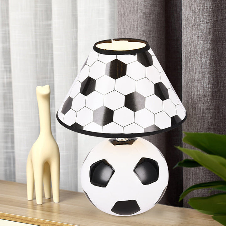 Lisslune | StrikerShade – Football ceramic desk lamp