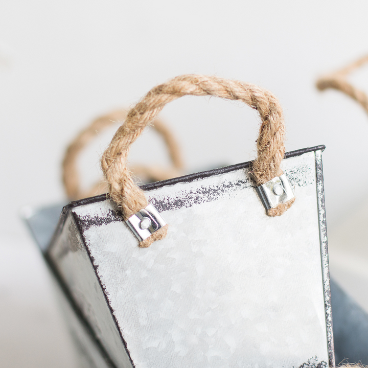 Lisslune | Decorative flower and garden container made of metal with hemp rope handles
