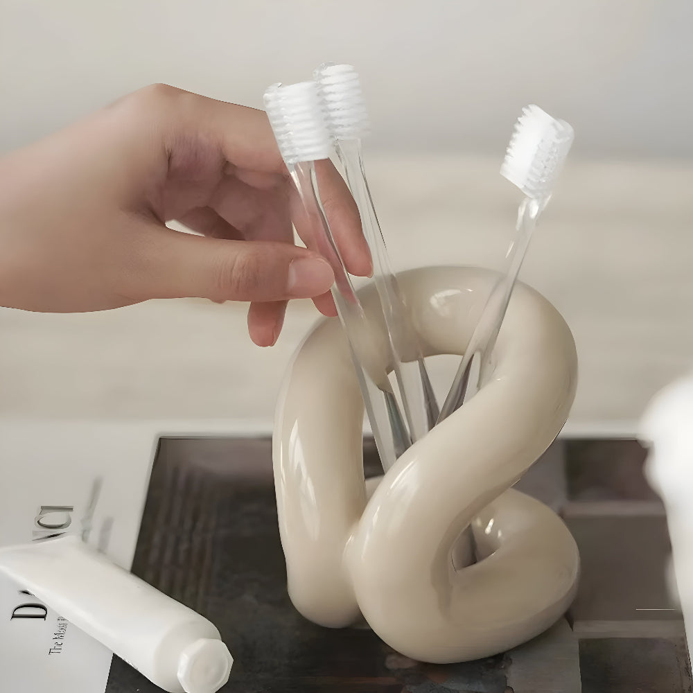 Lisslune | Nordic Knot Ceramic Holder