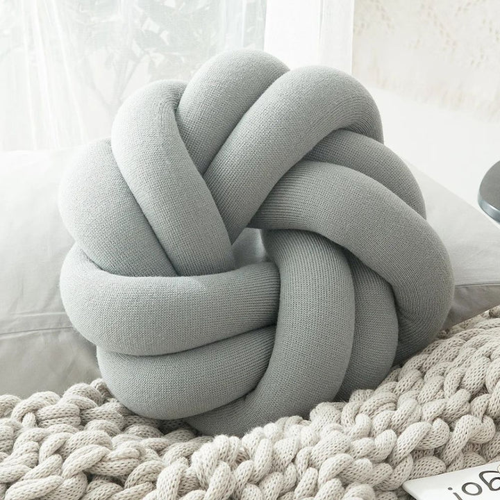 Lisslune | Puffy Pretzel Cushion