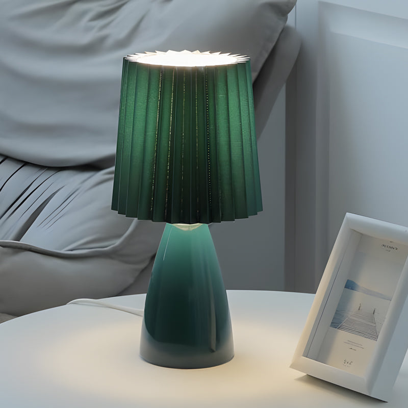 Lisslune | LumiElegance – Modern table lamp with pleated fabric shade