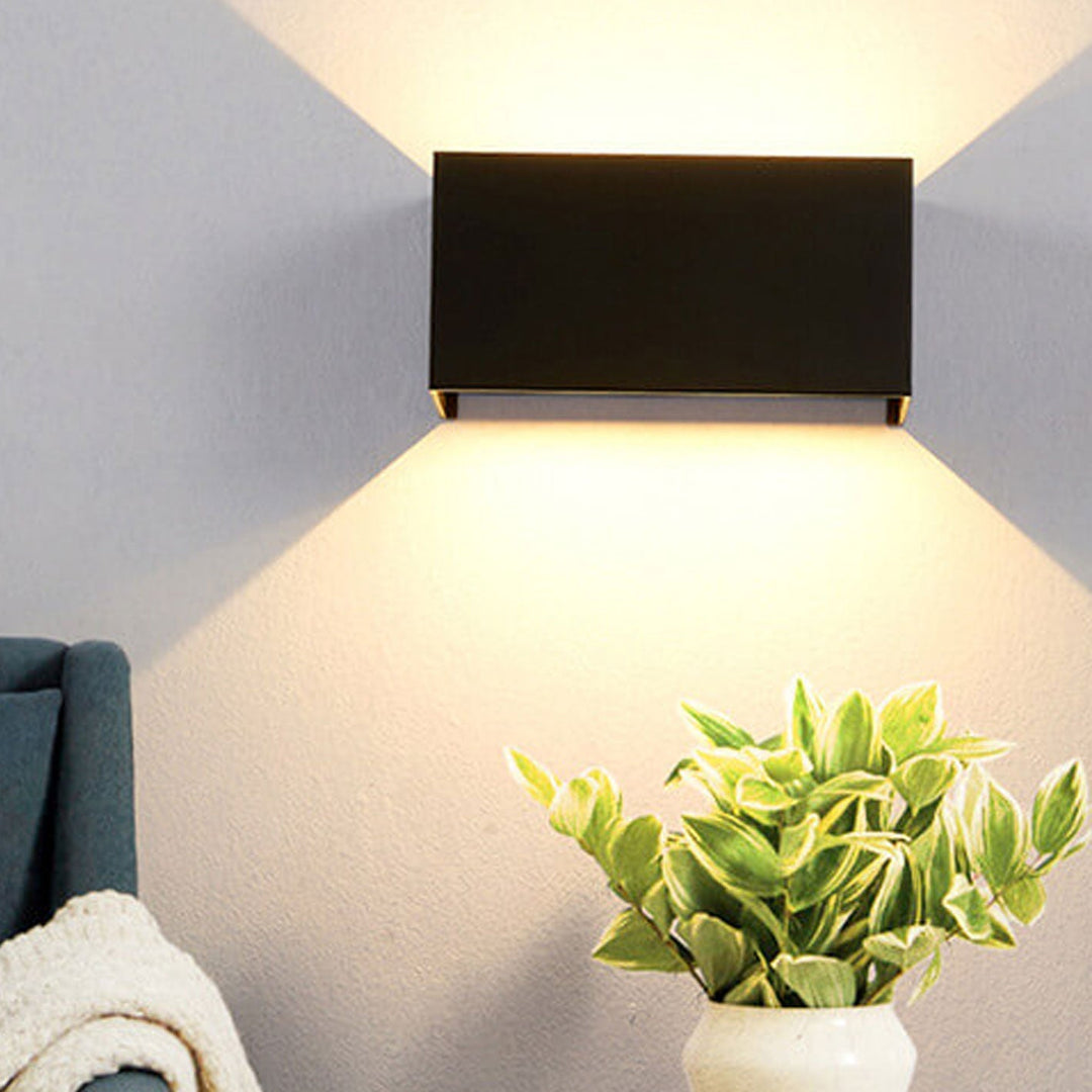 Lisslune | Modern waterproof rectangular LED wall light for outdoor use with up and down lighting