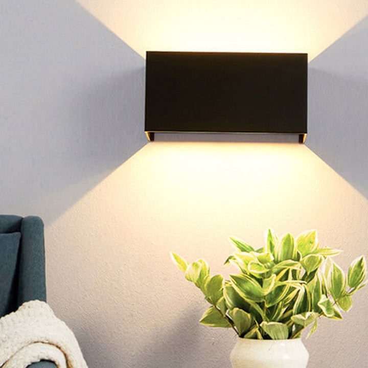 Lisslune | Modern waterproof rectangular LED wall light for outdoor use with up and down lighting