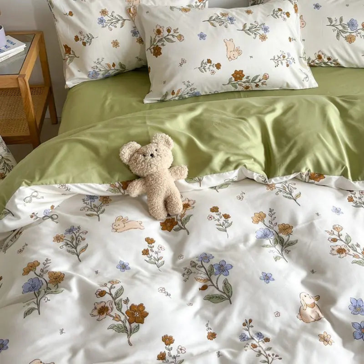 Lisslune | Soft Floral Comforter Cover for Elegant Bedroom Decor