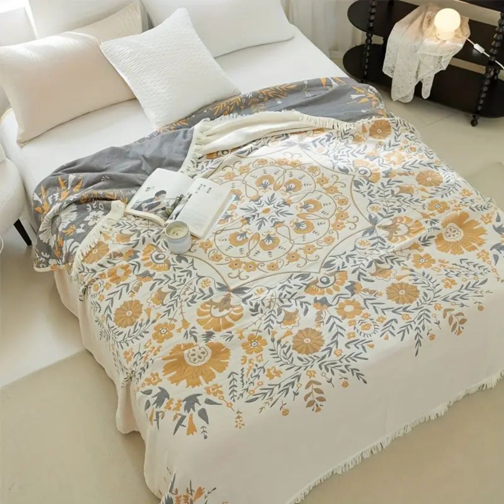 Lisslune | Versailles-Inspired Reversible Floral Blanket