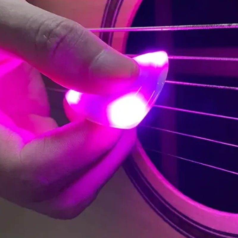 Lisslune | Light Up Guitar Plectrum