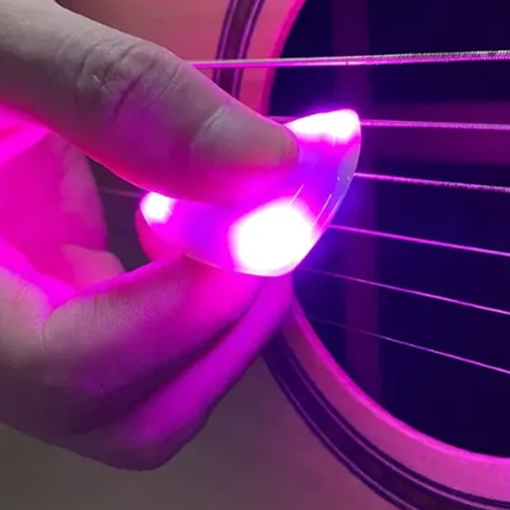 Lisslune | Light Up Guitar Plectrum
