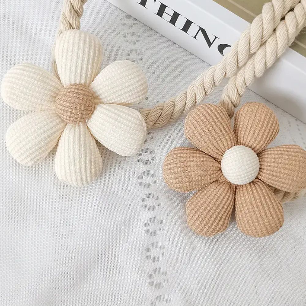 Lisslune | Delicate Flower Magnetic Curtain Tie Back | 2Pcs Set