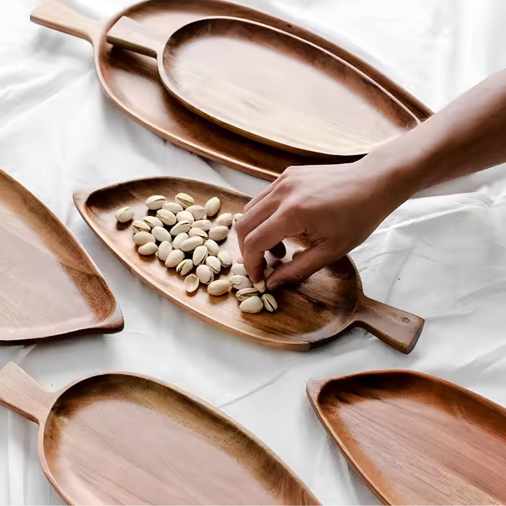 Lisslune | Leaf-Shaped Wooden Serving Plate