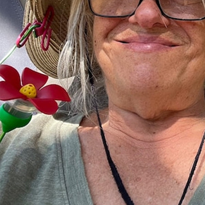 Lisslune | Hat Clip Hummingbird Feeder