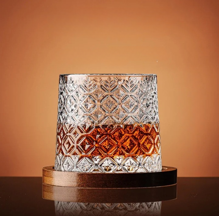 Lisslune | WhiskeySpin - Premium rotating whiskey glass