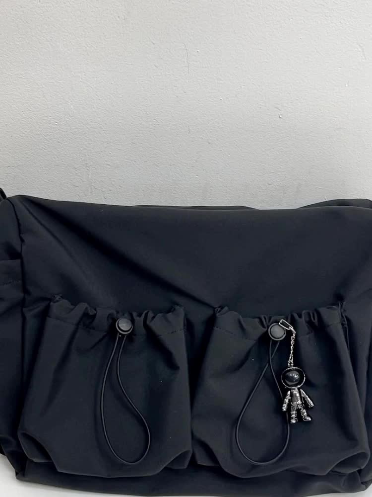 Lisslune | UrbanLiner Nylon Messengerbag – Black Shoulder Bag with Zipper for Daily Use