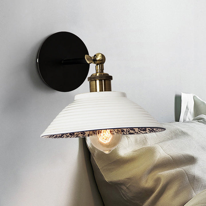 Skørter | 1 Light Wall Mount Lighting Vintage Restaurant Wall Lamp Fixture with Wave/Scalloped Bowl/Ceramic Shade in White